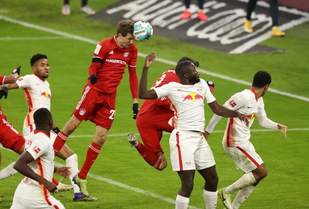 Vòng 10 Bundesliga: Bayern Munich và RB Leipzig hòa nhau kịch tính